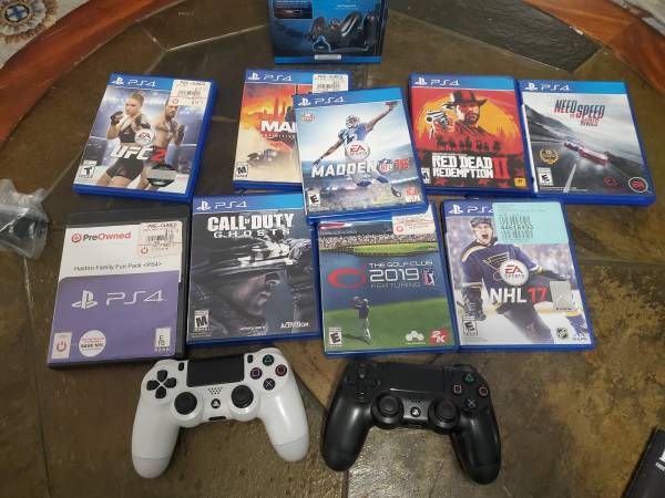 PS4  CHRISTMAS BUNDLE 1