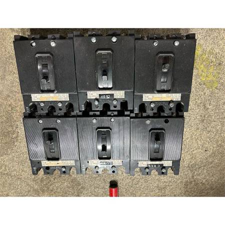 I-T-E ET-2631 15A 3-Pole Circuit Breaker 1