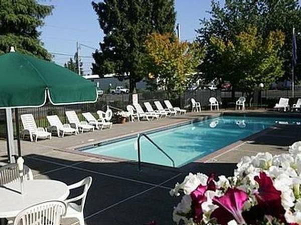 $2,303 / 3br - 1126ft2 - Fireplace (Wood), Public Transportation, Sundeck (Portland)63820824288001120