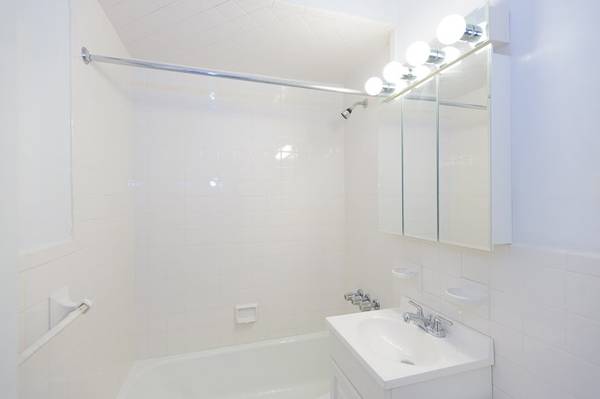 $2,995 / 1br - No Broker-Fee Apartment! (Midtown West)63684780909443123