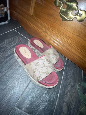 Gucci womens slider sandals 1