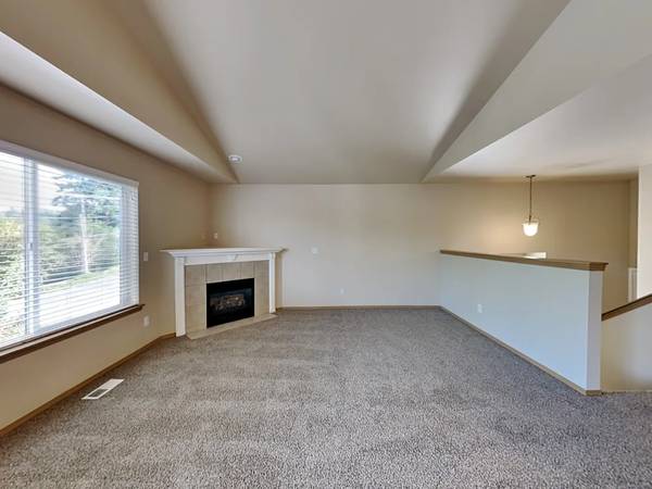 $2,150 / 3br - 1440ft2 - Bonney Lake 3-bedroom (Bonney Lake)63808008191105122