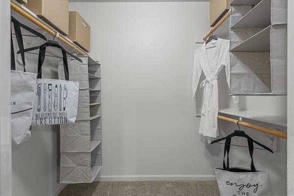 $1,420 / 1hab - 706ft2 - Techos abovedados, lavavajillas, iluminación colgante decorativa (1099 NW Ordonez Pl, Hillsboro, OR)64039055700737124