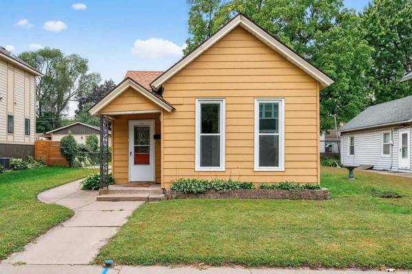 $970 / 2br - Beautifully Maintained 2 Bedroom 1 Bath Home – Must See (Minneapolis, MN)63797857200643120