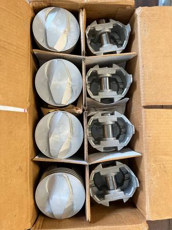 Big block 396 Federal Mogul pistons new in box 1