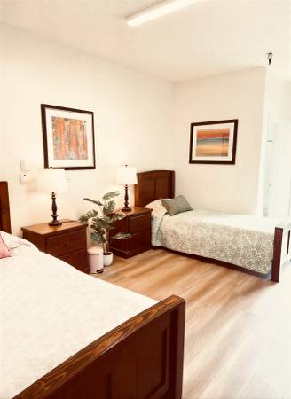 Private Studio Room - Luxurious Senior Assisted Living in Hollywood 1