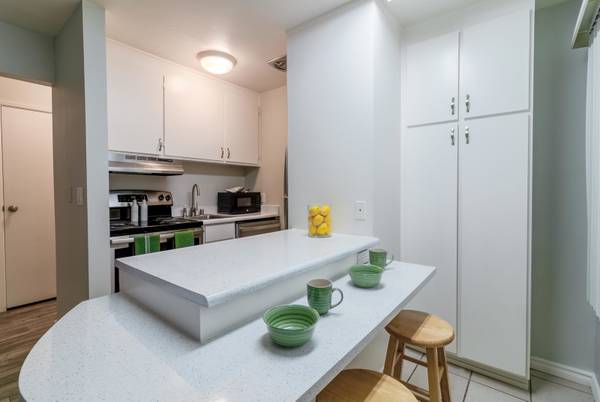 Situated in Hayward!, 1 BD, Bilingual staff 1