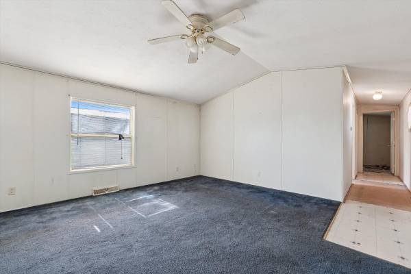 $25,000 / 3br - 01216ft2 - Fixer-Upper Handyman Special 3 Beds, 2 Bath, 2 car garage (Waukee)64308498300290124