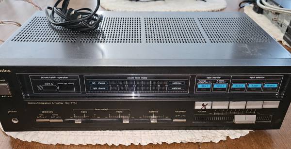 Technics SU-Z750 Stereo Integrated Amplifier 1