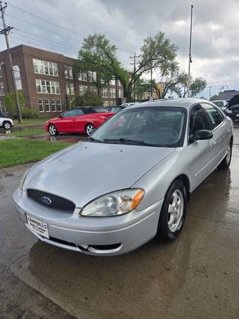 2006 Ford Taurus 1