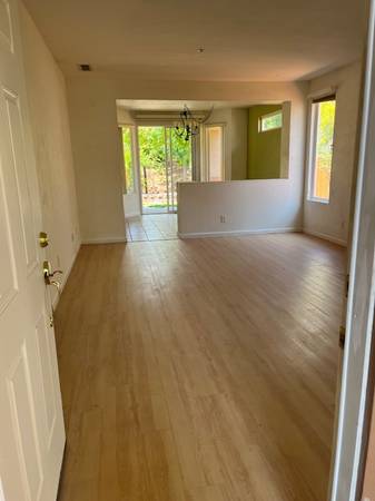$2,400 / 2br - 1100ft2 - Clover Springs Retirement Community 2bed/2bath (healdsburg / windsor)63658061674243121