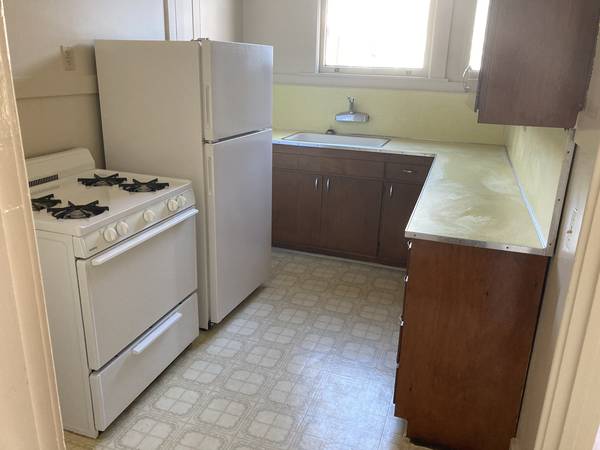 $4,800 / 3br - 3 Bedroom light filled apt. $4800.00/month (USF / panhandle)64030486206083122