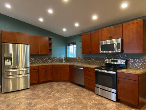 $2,695 / 3br - 1800ft2 - 9675 Rd H.6 NE (Moses Lake)63793087443203124
