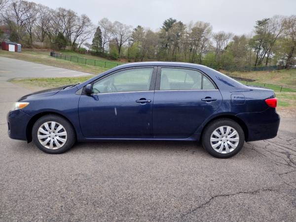 2013 toyota corolla LE - $8,000 (Westwood)63618139501185122