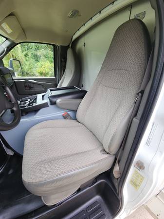 2014 Chevrolet Express 4500 - Photo 10
