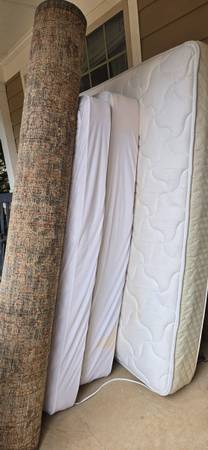 Free Stuff: Three Mattresses and One 8x11 Carpet is ready for pickup 1