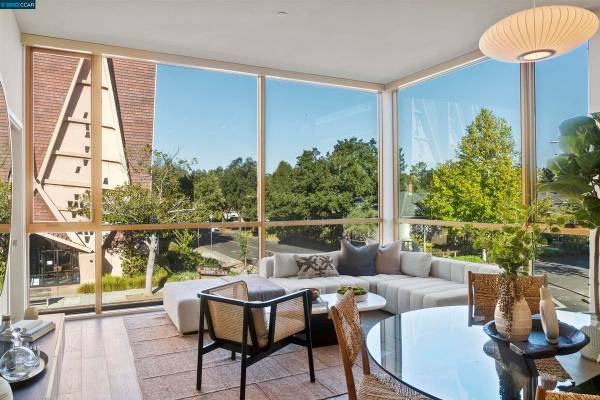$9,282 / 2br - 962ft2 - Faucets by Grohe and Kohler, Full-Size Washer and Dryer (palo alto)63824666118019121