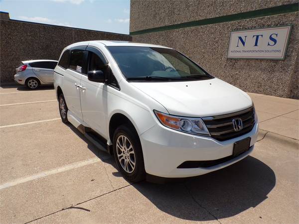 Furgoneta Honda Odyssey EX-L con rampa eléctrica para silla de ruedas, 59 mil millas, $38.900 (Irving, TX)63439000660737122