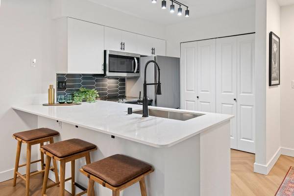 $1,891 / 488ft2 - Stainless Steel Appliances, Hardwood Floors (Lower Queen Anne)63773355146241121