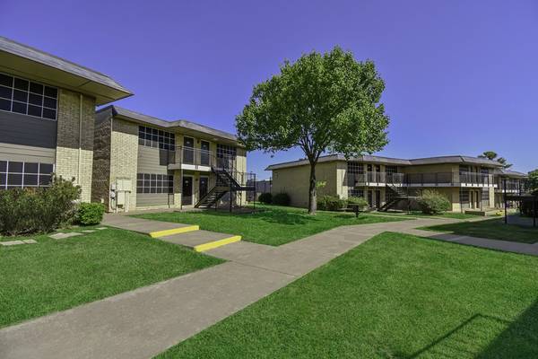 Cable Ready, Patio, Microwave 1