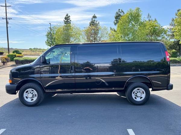 2016 Chevrolet Express 2500 - Photo 3