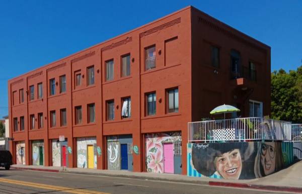 $1,698 VENICE BEACH APTS FROM$1698 OCEAN VIEW LARGE CORNER APT STEPS TO BEACH (VENICE BEACH)63812225992961120