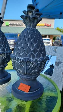 Large Resin Pineapple 1