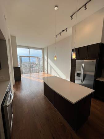 Stunning Condo-Grade Apartment in Cherry Creek North ~ Available Now! 1