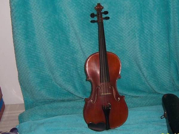 4/4 Violin Josef Guarnerius style, beautiful fiddle back maple