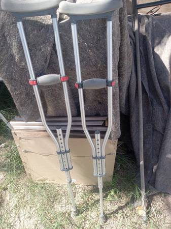 Universal crutches 1