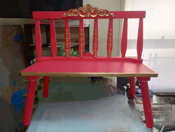 AGE  3 - 5  LITTLE GIRLS CUSTUM DESIGNED PAINTED BENCH 1