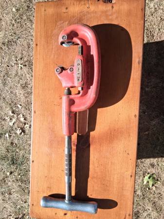 RIDGID No. 1-2 Pipe Cutter 1