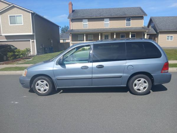 2004 FORD FREESTAR FAMILIAR MINIVAN EN BUEN ESTADO, POCOS KILÓMETROS, TÍTULO LIMPIO - $2.500 (BELLEVUE)63624427763715120
