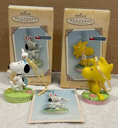 HALLMARK KEEPSAKE ORNAMENT PEANUTS SNOOPY & WOODSTOCK 2004 1