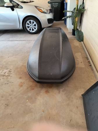 Yakima auto roof cargo 1