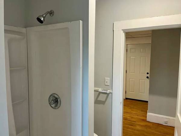 $919 / 1br - // Clean 1BR apartment – bright windows, well-kept space // (soquel)64055521517569123