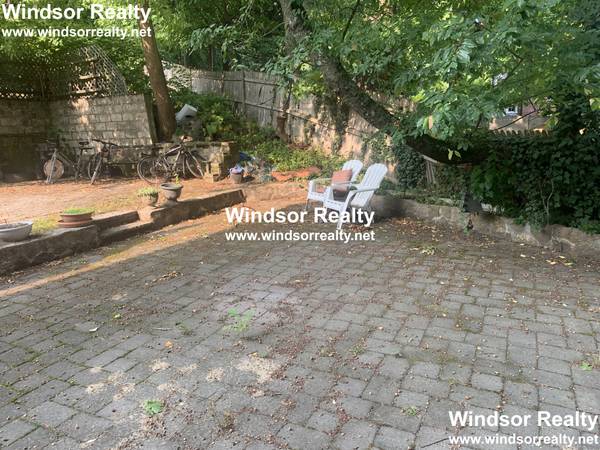 $3,200 / 3br - UNIDAD GRANDE con PORCHE FRONTAL ESTUDIO PATIO TRASERO APARCAMIENTO NOV 1 (Wellesley Hills / Newton Lower Falls)63856337507203121