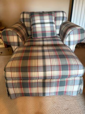 Chair with Ottoman 1