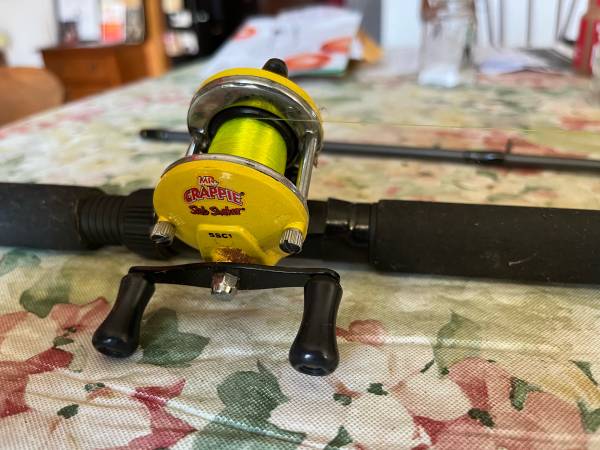 Slab shaker 10 ft crappie rod and reel 1