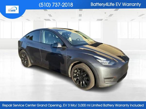 2022 Tesla Model Y Long Range Sport Utility 4D 1