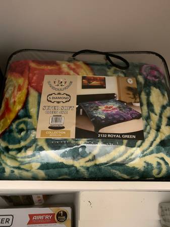Dahdoul Home 5 Diamond Blanket - Queen 1