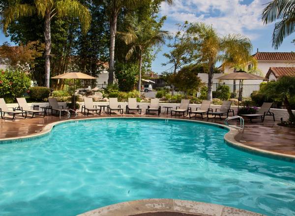 $2,695 / 2br - 1 MONTH FREE! + Included AC + Bike Friendly - Laundry On Site (La Mesa)64037219329153122