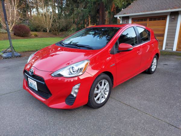 2016 Toyota Prius C Híbrido - $12,100 (Renton)63617418653699120
