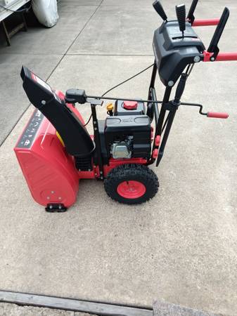 SNOWBLOWER BRAND NEW 1