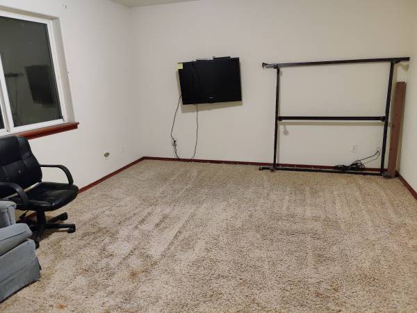 $700 / 6br - 300ft2 - Large room  minutes to CMC/TESC/SPSCC/State Capitol WXXII (Mud Bay/Hwy 101)64031307768321120