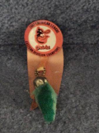 Vintage 1983 Balt Orioles A L Champions Pinback w/ Original Ribbons 1