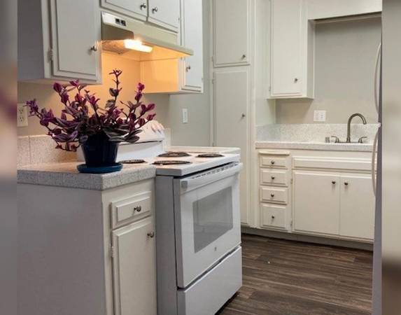 $2,050 / 1br - Este de SD con enfoque en la naturaleza, 1 habitación + armario walk-in, cerca del parque Harry Griffen (Avenida Peach / El Cajon)63657123963779122