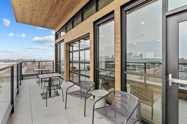 $1,350 / 1br - 593ft2 - Ubicacion perfecta! Studios, una y dos recamaras - Aparte el suyo! (Caldwell)63794970413571123