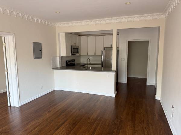 $5,200 / 2br - 1188ft2 - Large two bedroom with floor to ceiling window (cole valley / ashbury hts)63847330262147121
