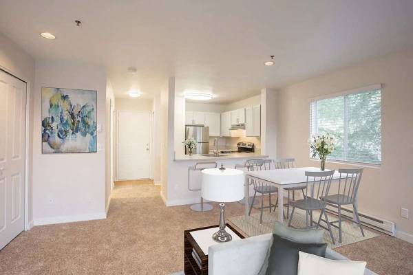 $1,515 / 1br - 677ft2 - On-Site Maintenance, Window Coverings, Fitness Center (12200 SE McLoughlin Blvd, Milwaukie, OR)63831681733635123